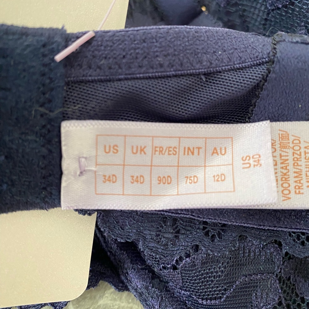 Savage X Fenty Allover Lace T-Shirt Bra in Eclipse - Picture 4 of 6